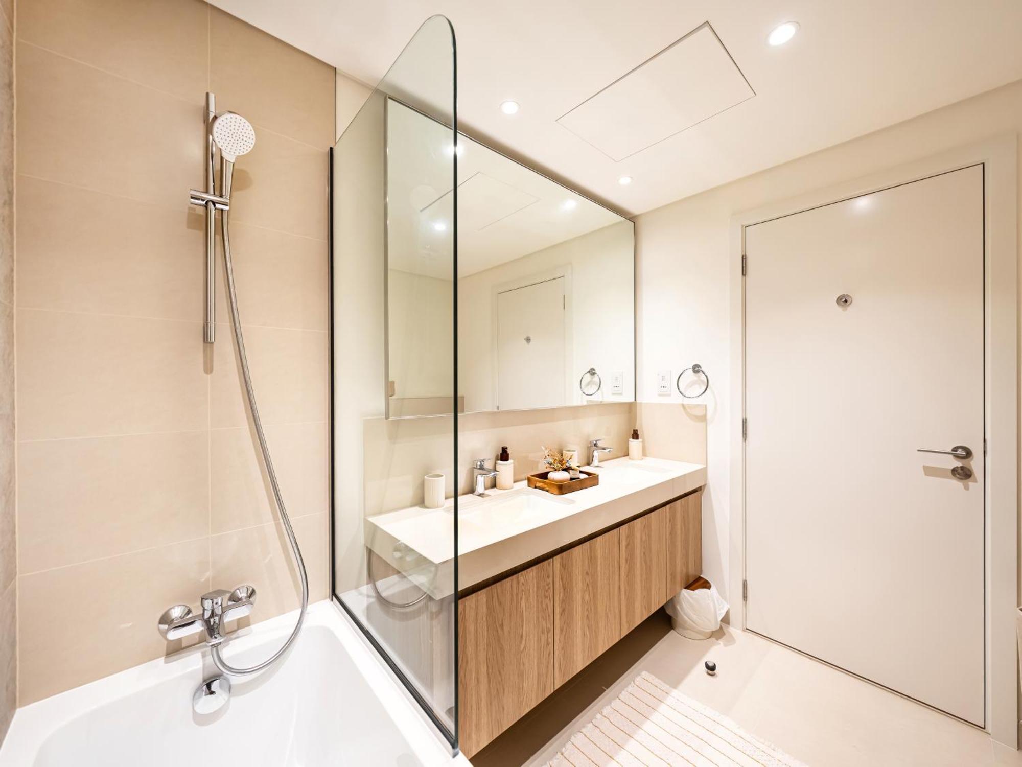 Luxury 2br, Burj And Fountain View, 2 Min Walk To Mall * Dubai