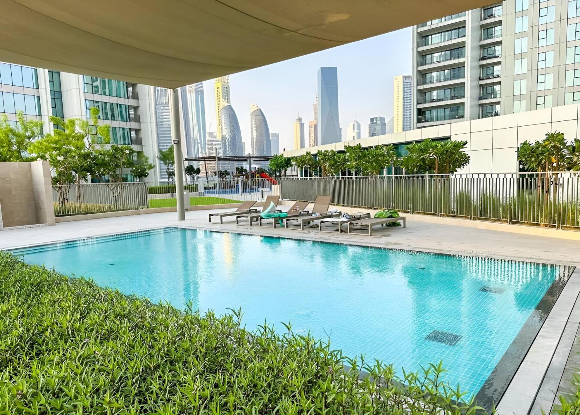 Apartment Luxury 2br, Burj And Fountain View, 2 Min Walk To Mall *